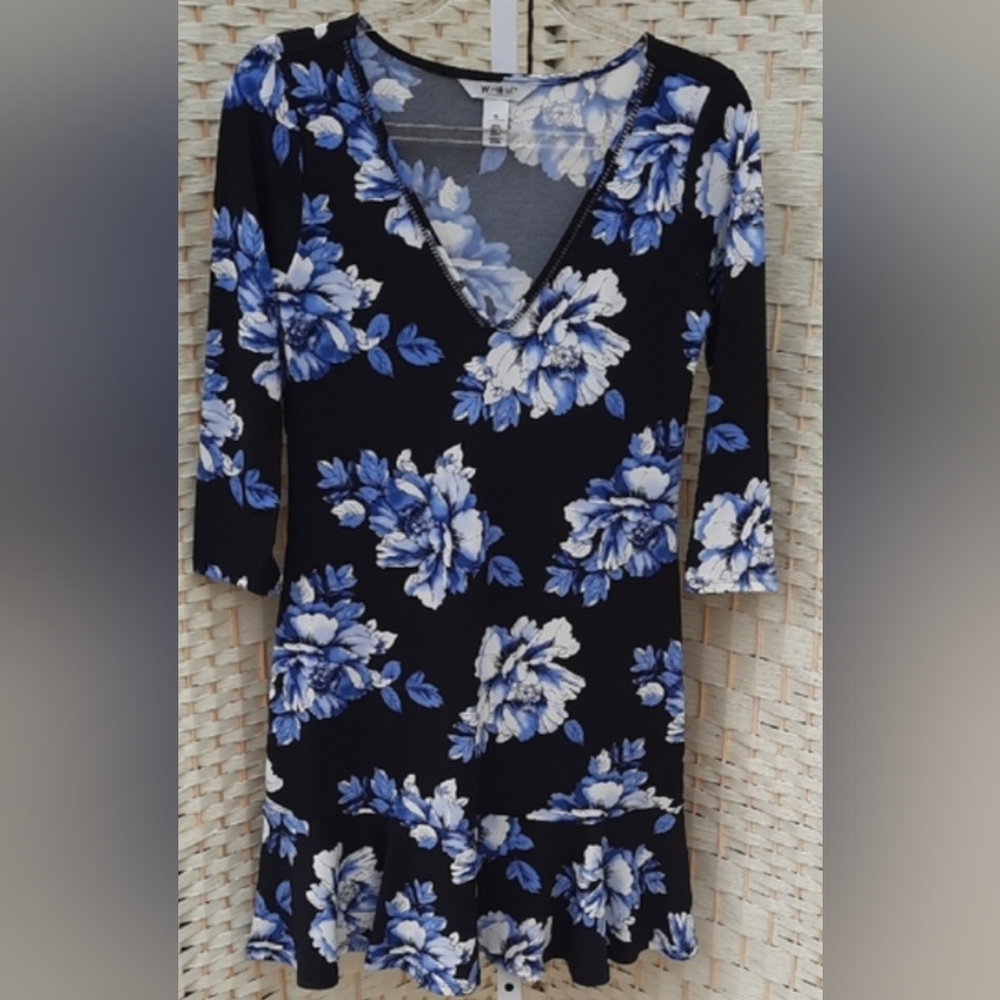 White House Black Market Black 3/4 Sleeve V-Neck Floral Dress